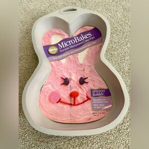 Wilton MicroBakes NWT vintage Speedy Bunny Cake Pan